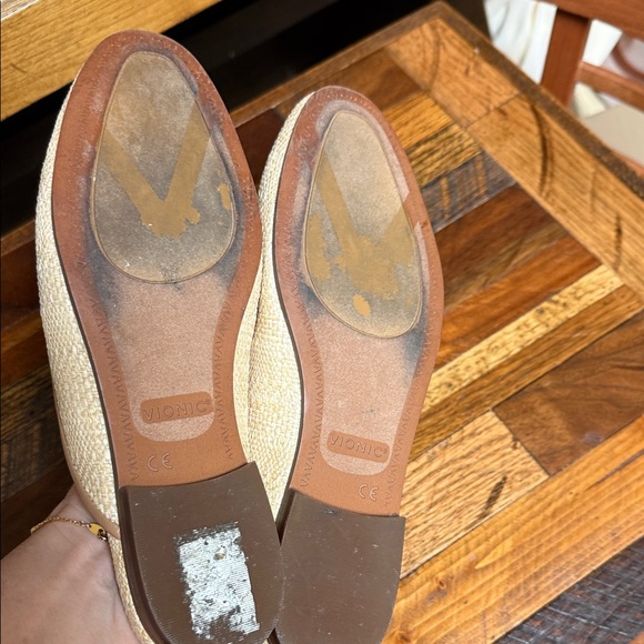 Vionic Natural Raffia Slip-On Mules - Picture 5 of 10